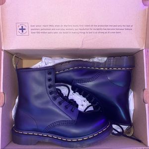 Black smooth Dr. Martens icons